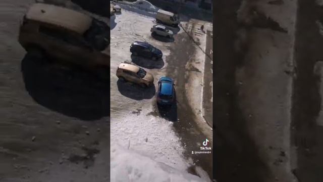 Не повторять! Очистка кровли от снега и наледи в Нижнем Verhoturann.ru 89087632511 Иван смотреть онлайн