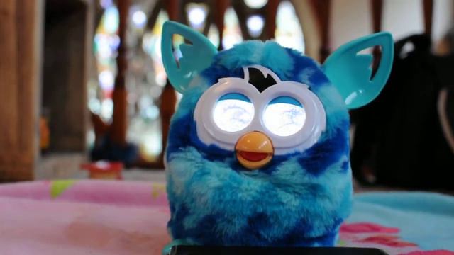 Furby dancing to Ministry смотреть онлайн