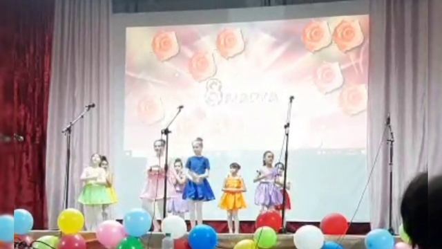 Танец "Сегодня праздник у девчат" смотреть онлайн