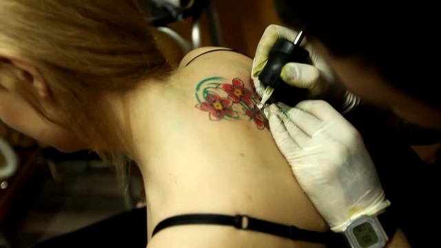 С Провинциалкой мечты сбываются: татуировка для Дианы смотреть онлайн