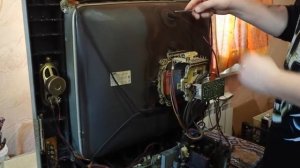 СНЯТЬ ПЛАТУ С КИНЕСКОПНОГО ТЕЛЕВИЗОРА