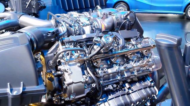 Mercedes-AMG GT 4L V8 Twin-Turbo Engine смотреть онлайн