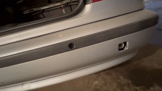 Въехал жопой в забор. Как снять задний бампер BMW e39. смотреть онлайн