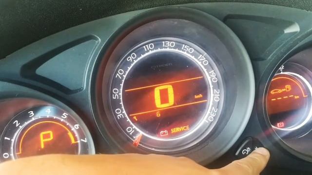 Reset da informação Service no painel do Citroën C4 Lounge Tendance смотреть онлайн