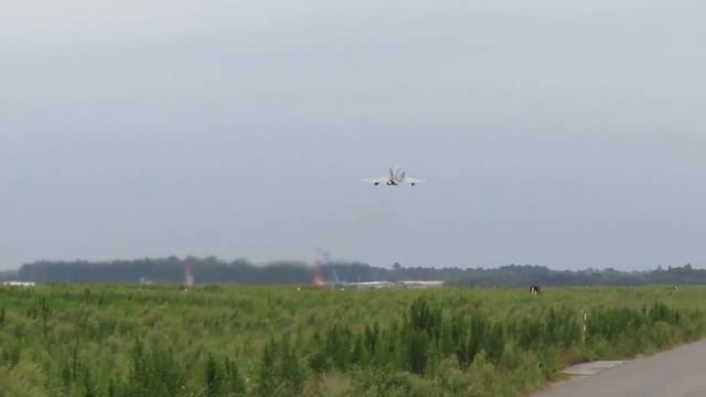 Canon PowerShot SX200 IS Digital Camera - JASDF F-4EJ Take-off смотреть онлайн