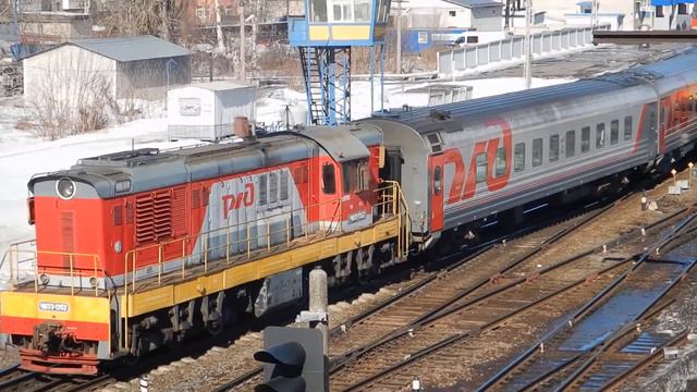 Чмэ3-1352 делает маневровую работу с вагонами по ст. Котлас Южный смотреть онлайн