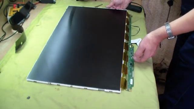 ТВ Самсунг, выпущен в марте 2021. Погас. смотреть онлайн