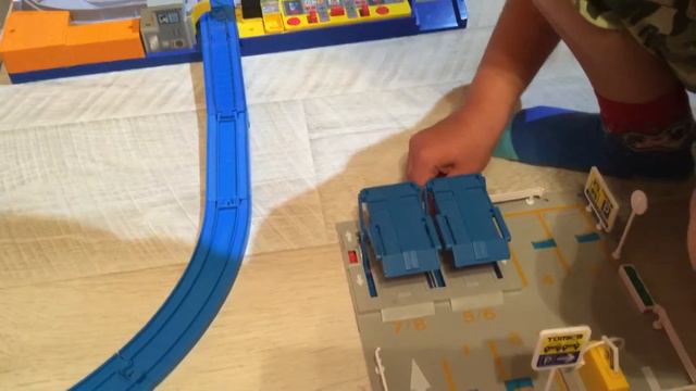 Обзор конструктора TOMICA "Hipercity" смотреть онлайн