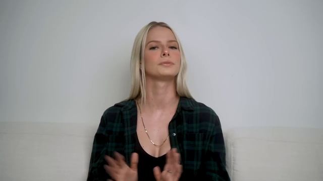 Asking Women About Simps смотреть онлайн