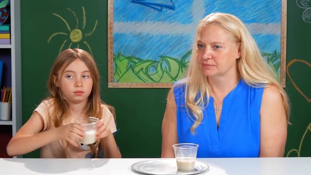 Parents and Their Kids Try 5 Milk Trends | People Vs. Food (React) смотреть онлайн