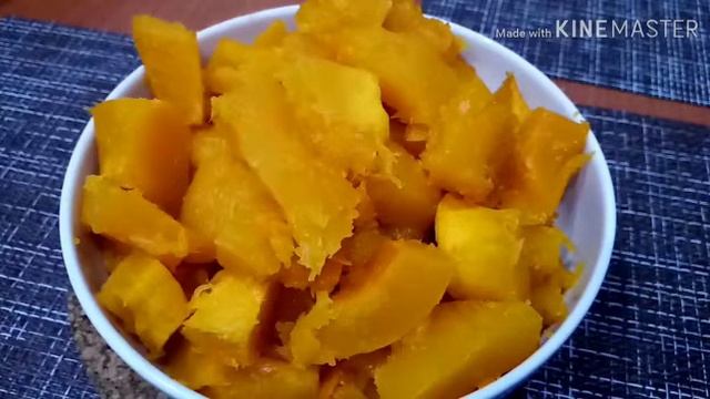 Сырники с черничным вареньем