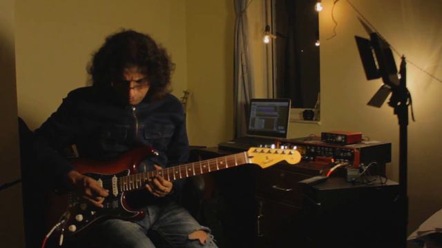 Mexican Fender HSS Plus Top смотреть онлайн