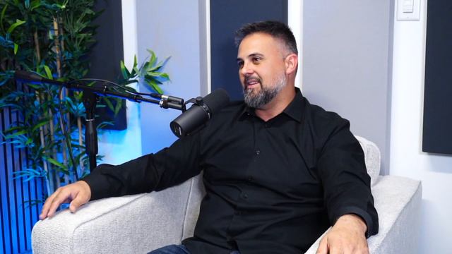 Rebuilding When You Decide to Niche Down Your Services With Chris Botvidson смотреть онлайн