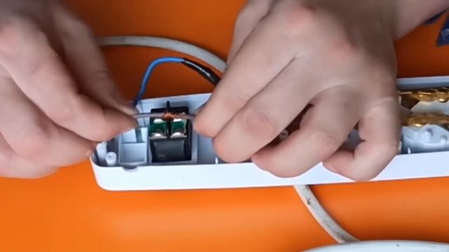 Правильная скрутка проводов Как правильно соединить провода своими руками смотреть онлайн