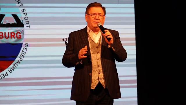 Поет Виктор Зуев смотреть онлайн