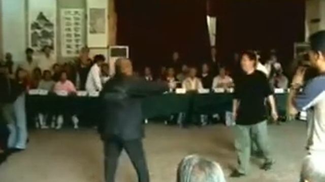 Мастер Сунь Дэмин (孙德明老师) — Демонстрация (2008 год) смотреть онлайн