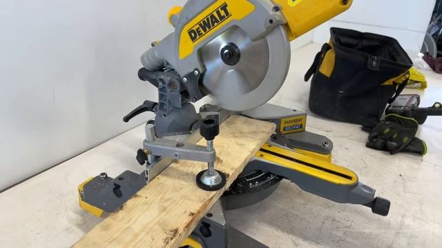 Köp Kap & gersåg batteridriven DeWalt DCS777T2 på Klaravik смотреть онлайн