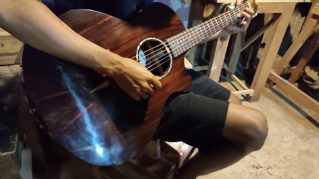 GITAR AKUSTIK Solid Sonokeling