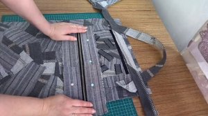 Сумок много не бывает. Дорожная сумка из лоскутов своими руками.