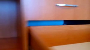 Как снять выдвижной ящик в шкафу