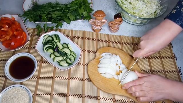 САЛАТ ИЗ ПЕКИНСКОЙ КАПУСТЫ И ТОПИНАМБУРА Peking cabbage and topinambur salad смотреть онлайн