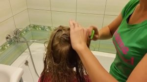 Видео инструкция. Как избавиться от вшей и гнид в домашних условиях.