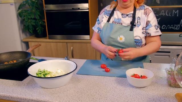 МОИ ЛЮБИМЫЕ МИДИИ// Быстрый салат// Открой холодильник смотреть онлайн