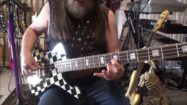 VERY GROOVY Walking Bass Guitar Pattern By Scott Grove смотреть онлайн
