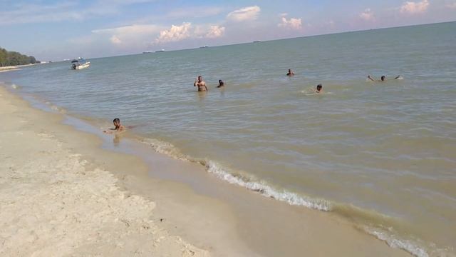 Is This Malaysia's Most LONELY Beach? - Traveling Malaysia EP 6 | Tourist Attractions Melaka смотреть онлайн