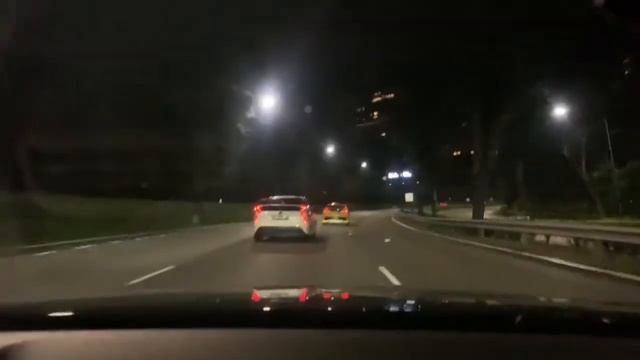 AUDI RS5 B8 VS BIKE смотреть онлайн