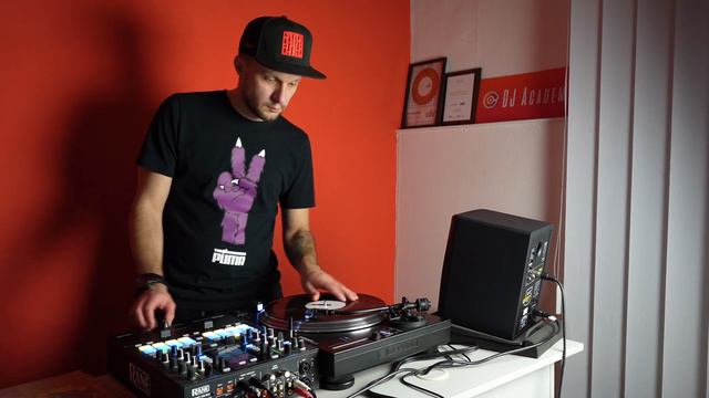 Rane 72Mk2 & Reloop RP8000Mk2 - Scratch Freestyle смотреть онлайн