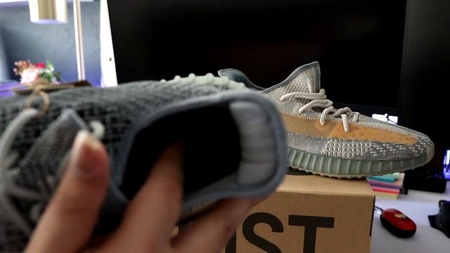 Yeezy boost 350 Ash Blue vs Israfil Comparison смотреть онлайн