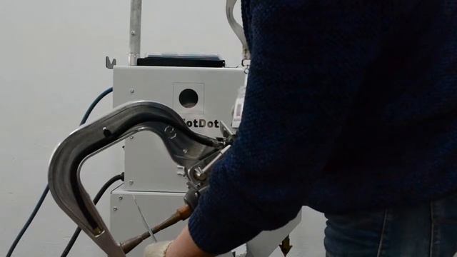 Контактная сварка клещами RHD Inverter Dot 13000А смотреть онлайн