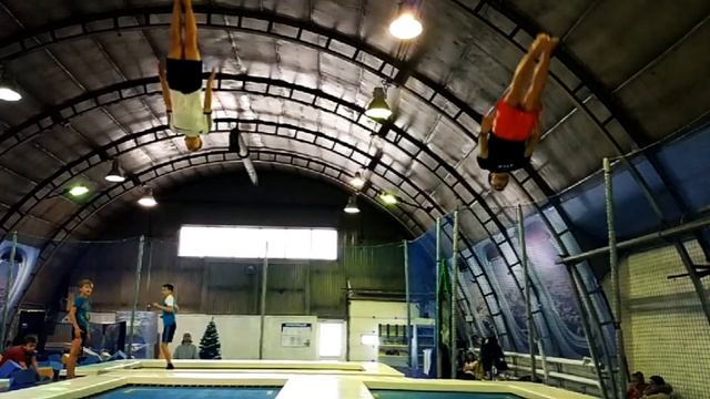 Gravity Club. 2 смотреть онлайн