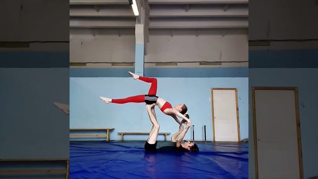 Акройога в Перми. Машинка для @tryitacro челленджа._Май 2019. смотреть онлайн