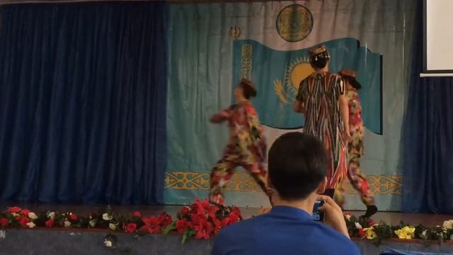 Узбекский танец Uzbek dance смотреть онлайн