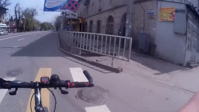 Бишкек 06.04.2020. Улицы, дороги. смотреть онлайн