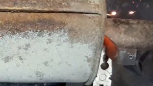 Автомобильный глушитель на бензогенератор