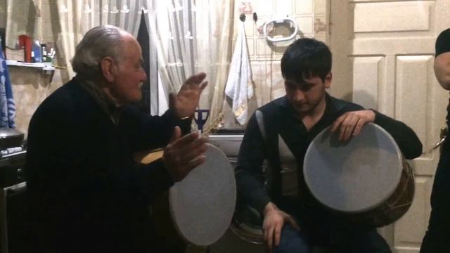 Дед с внуком зажигают смотреть онлайн