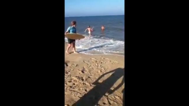 Skimboarding:a beginners guide: tricks and tips смотреть онлайн