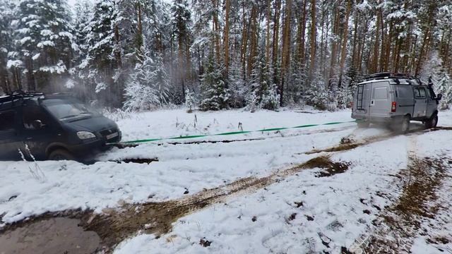 Выезд на Реж на трех Соболях. Вытаскиваем Соболя из ямы смотреть онлайн