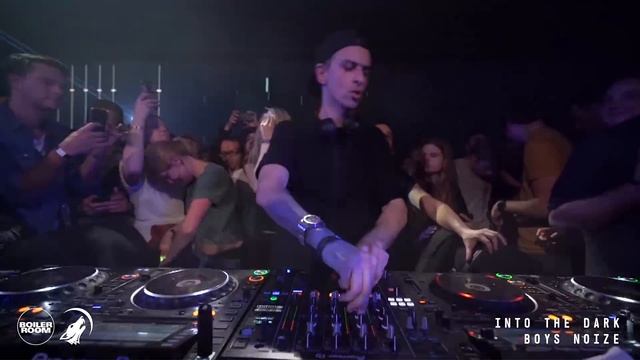 Boys Noize Boiler Room x Eristoff "Into The Dark" DJ Set смотреть онлайн