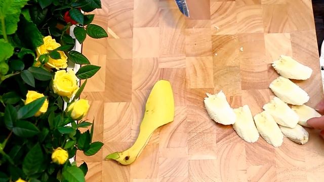 Art In Banana Swan - Banana Decoration - Art In Fruit & Vegetable Carving Lessons
