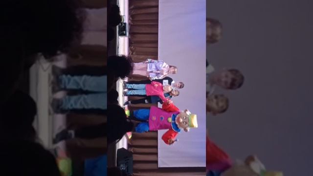 3 часть в цирке ДК еще раз извините за лишние слова в видео смотреть онлайн