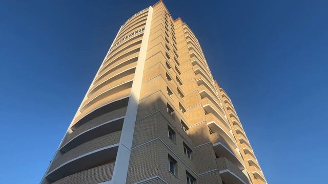 Олег Кожемяко вручил ключи от новых квартир детям-сиротам в столице Приморья. смотреть онлайн