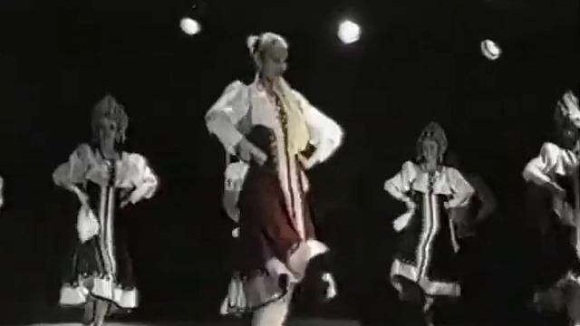Русский танец "За околицей". Франция 2001 г. Радость. Radost смотреть онлайн