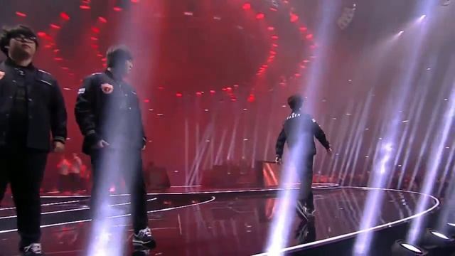 Faker With Some Godlike Barrel Roll Mechanics Entering The Stage!  SKT Vs KOO Finals S5 Worlds!