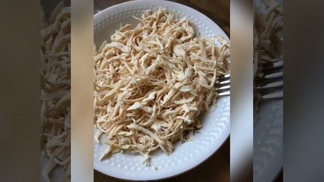 Салат с сельдереем, яблокой, гранатом, куриной грудкой. смотреть онлайн