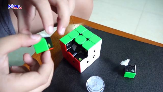 Chăm sóc rubik Gan 354, anh chị thấy em đã làm đúng cách chưa ạ смотреть онлайн
