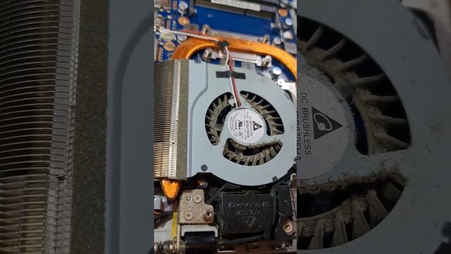 Curatare si upgrade laptop Samsung NP270E5V смотреть онлайн